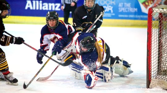 Ice Hockey - Guildford Lightning Vs Bracknell Queen Bees