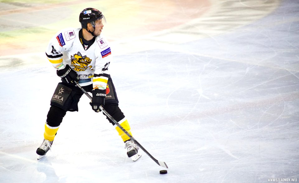 Ice Hockey - Bracknell Bees Vs Chelmsford Chieftains