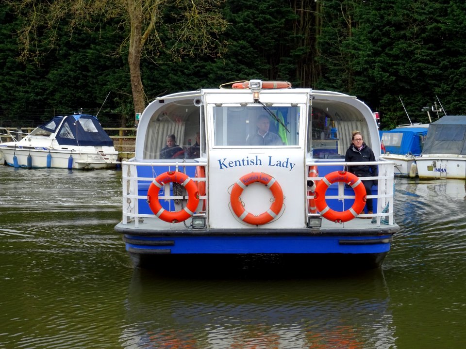 THE KENTISH LADY RIVER MEDWAY BOAT