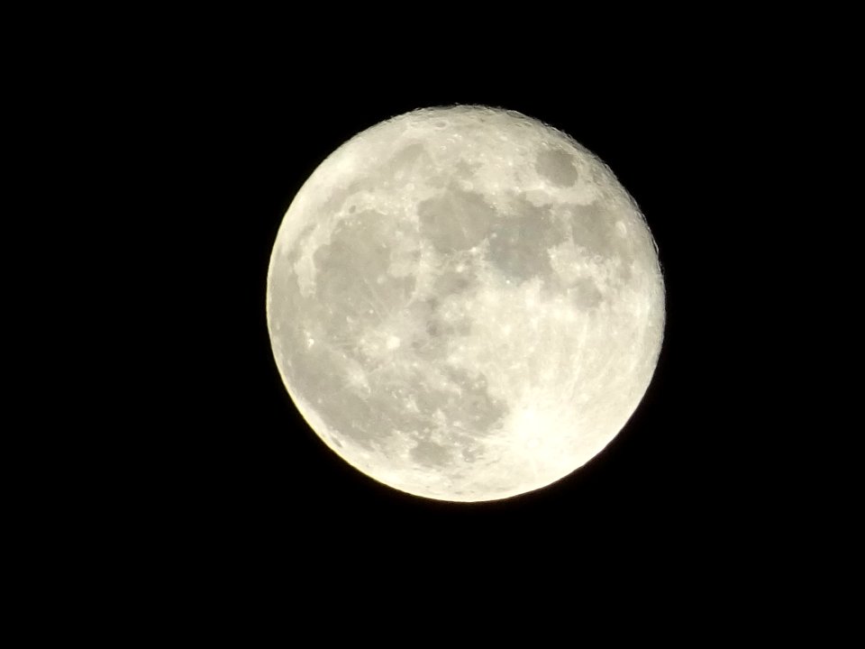 THE FULL COLD MOON DECEMBER 2016 England