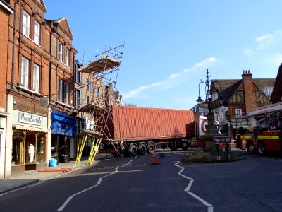 HIGH STREET SEVENOAKS KENT SCAFFOLDING HIT BY HGV