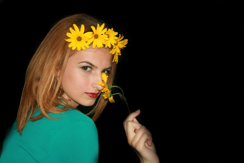 Yellow beauty green