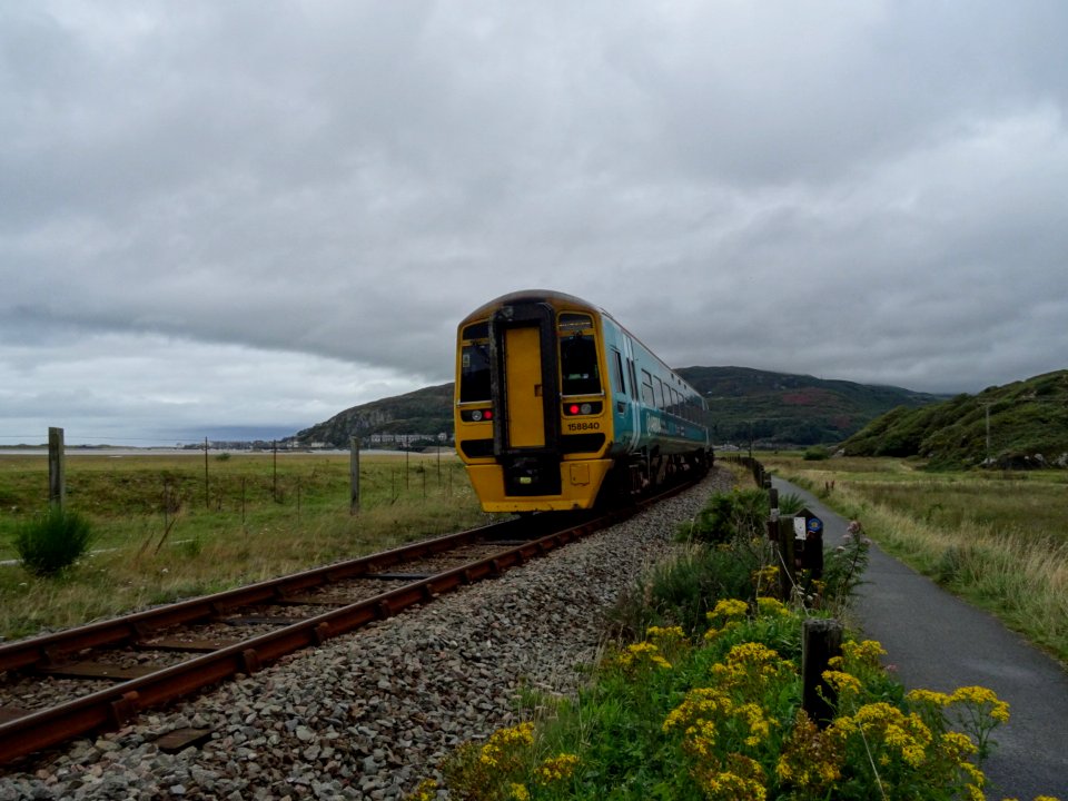 BARMOUTH ESTUARY TRAINS