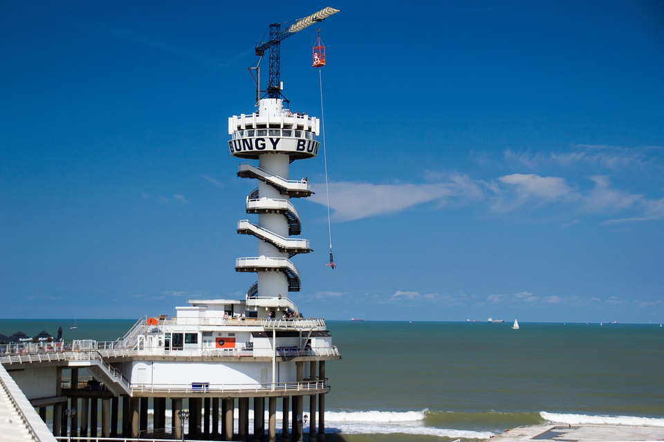Sea building horizon