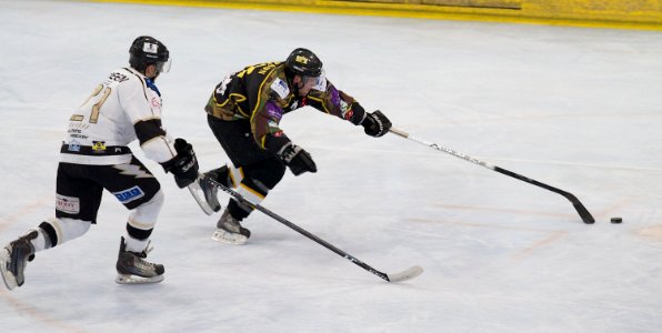 Bracknell Bees vs Milton Keynes Lightning