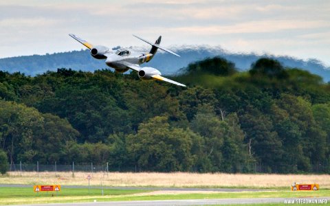 Wings And Wheels - Gloster Meteor