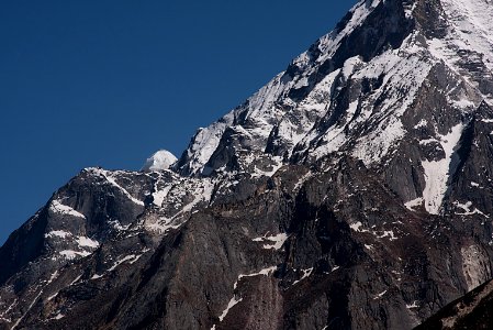 Tip of Shivling over Bhrigupanth's shoulder