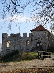 Castle crash monument
