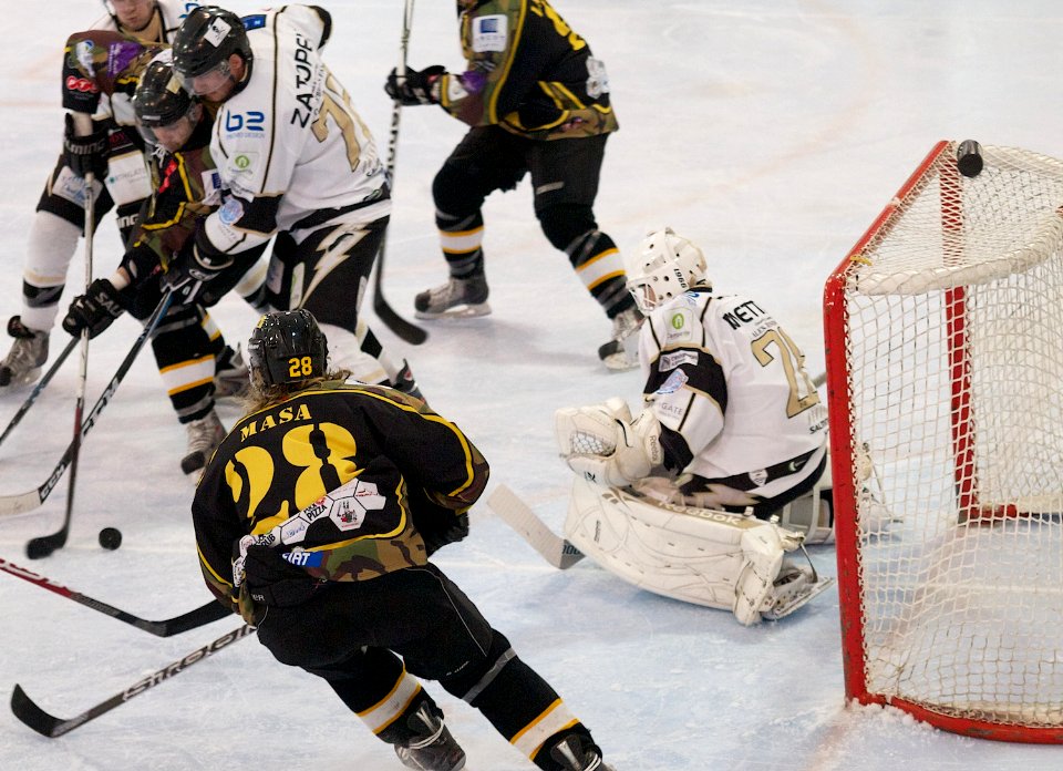 Bracknell Bees vs Milton Keynes Lightning