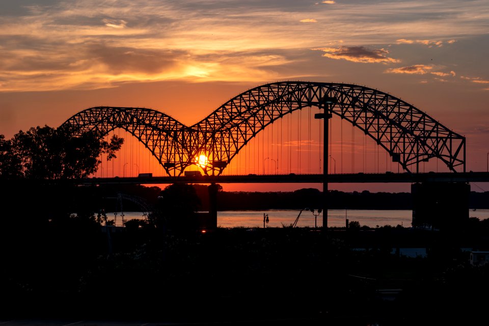 Hernando de Soto Bridge