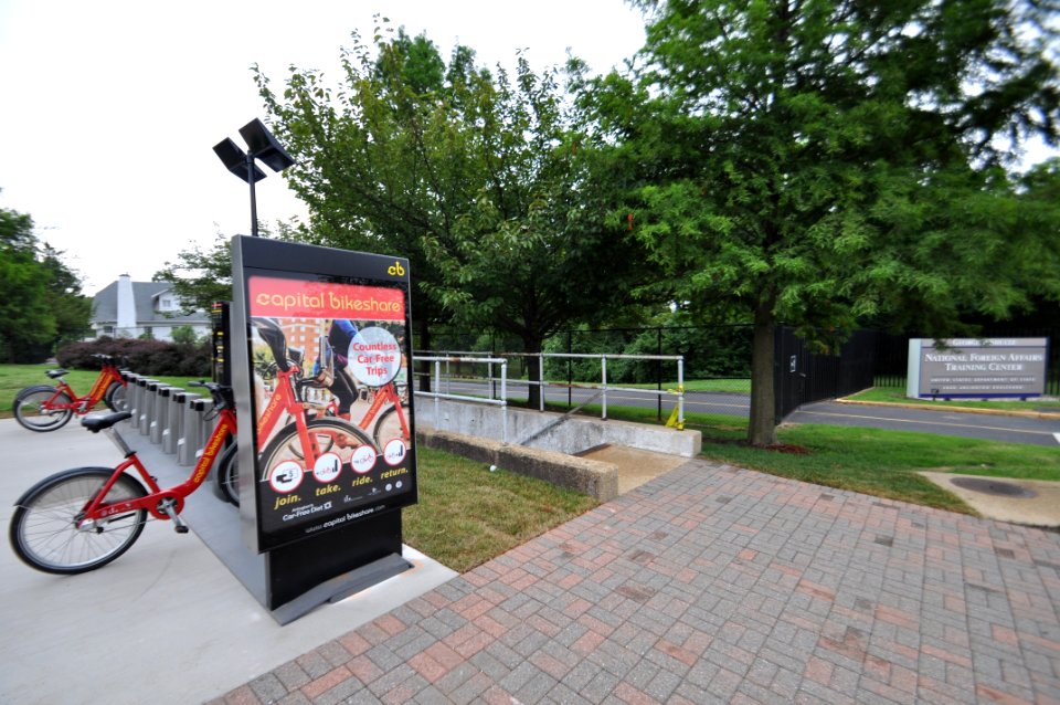 Arlington Blvd & S George Mason Dr/NTATC (station no. 322)