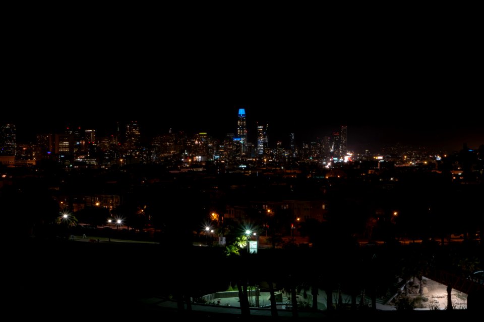 view of downtown San Francisco from Mission Dolores Park