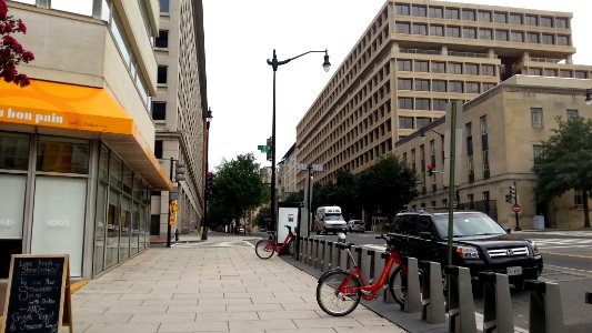 6th St & Indiana Ave NW