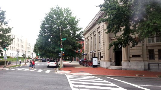3rd St & Pennsylvania Ave SE