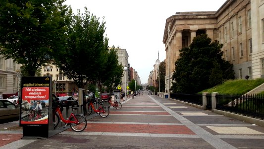 7th & F St NW / National Portrait Gallery photo