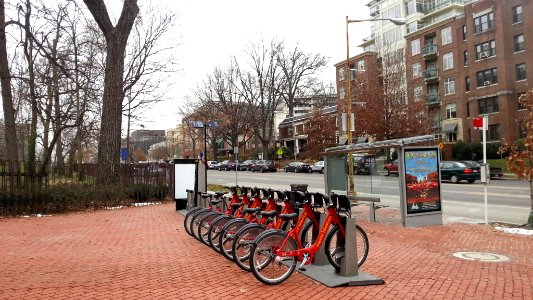 Connecticut Ave & Tilden St NW