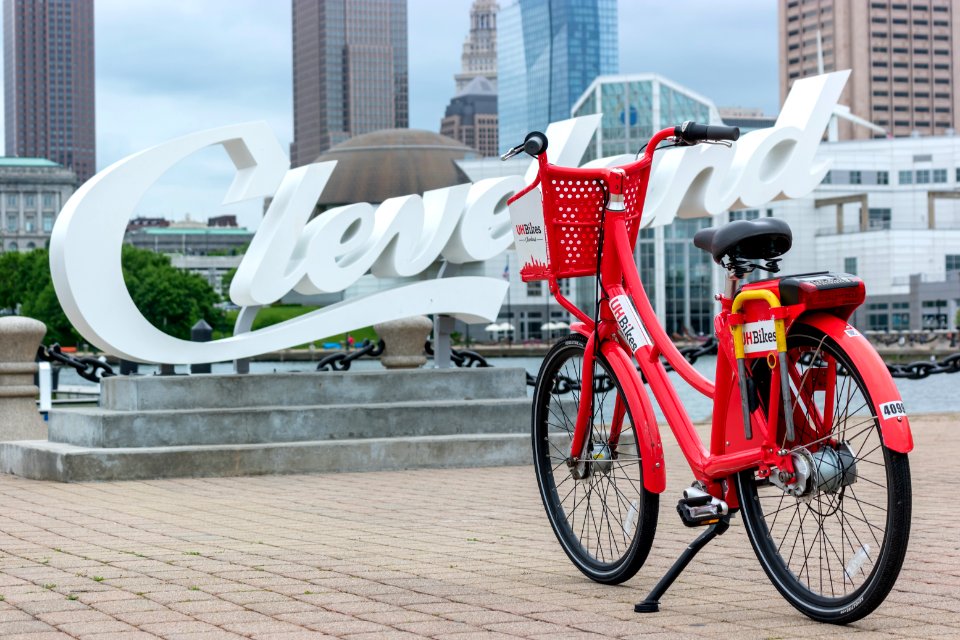 UH bike at Cleveland sign