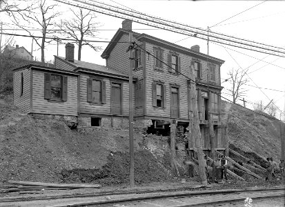the-Fisher-House-located-on-Warrington-Avenue-1920