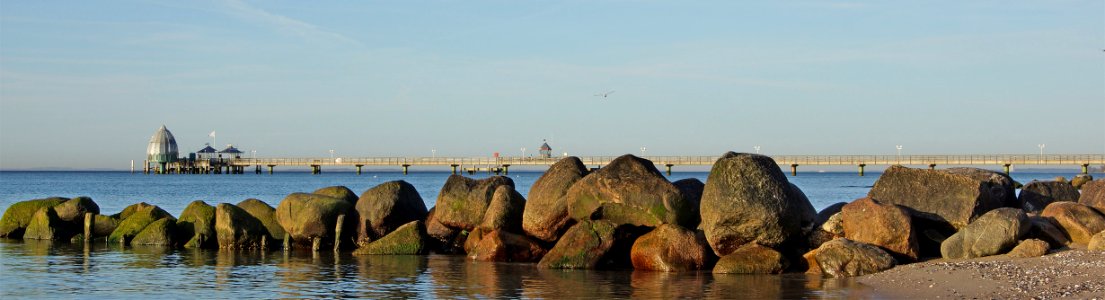 Grömitz an der Ostsee: Brücke zur Taucherglocke photo