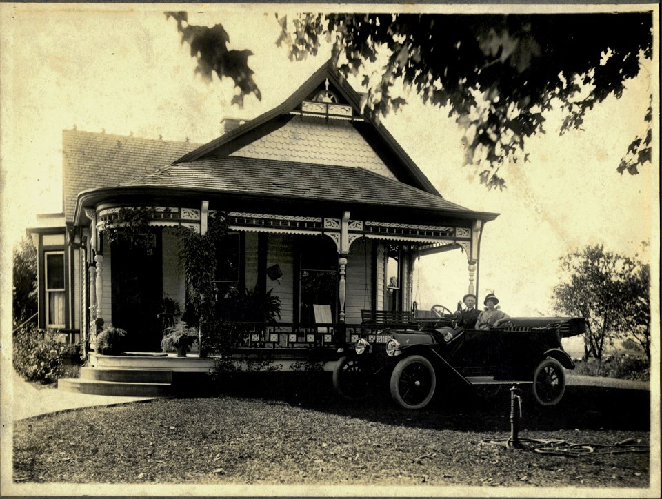 Indiana couple in a 1914 Willys Overland photo