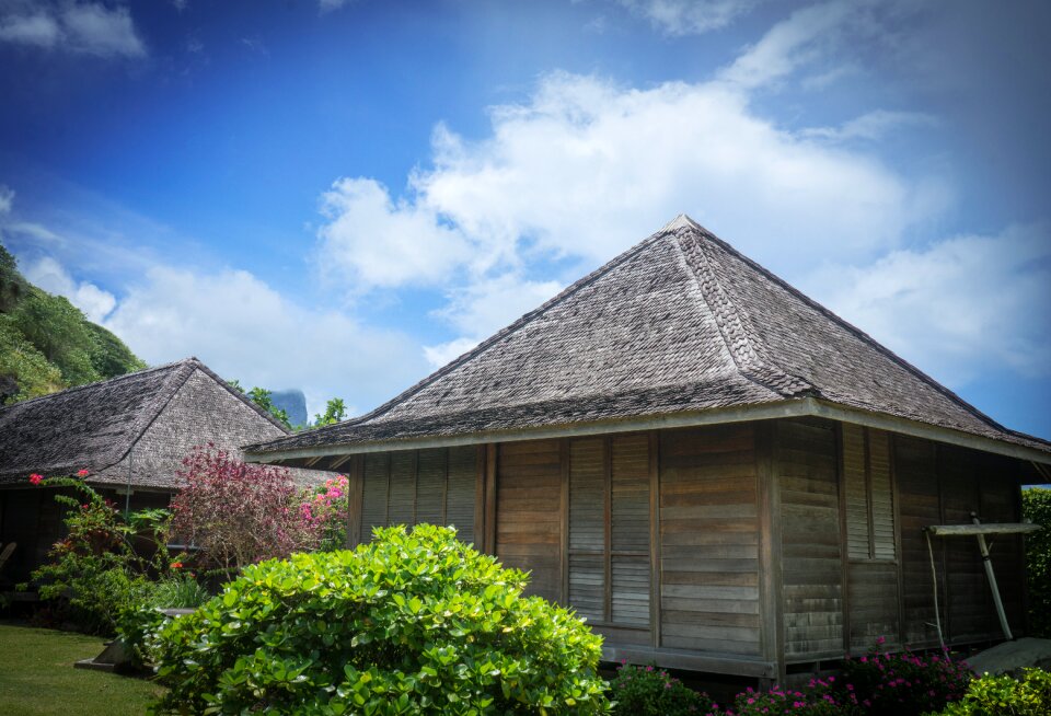 Bungalow garden building