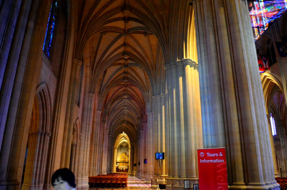 Natl cathedral side naves