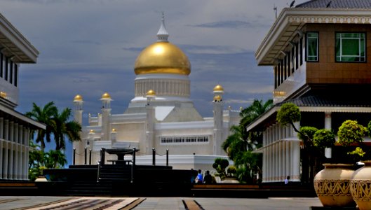 Sultan Omar Ali Saifuddien Mosque. Brunei. photo