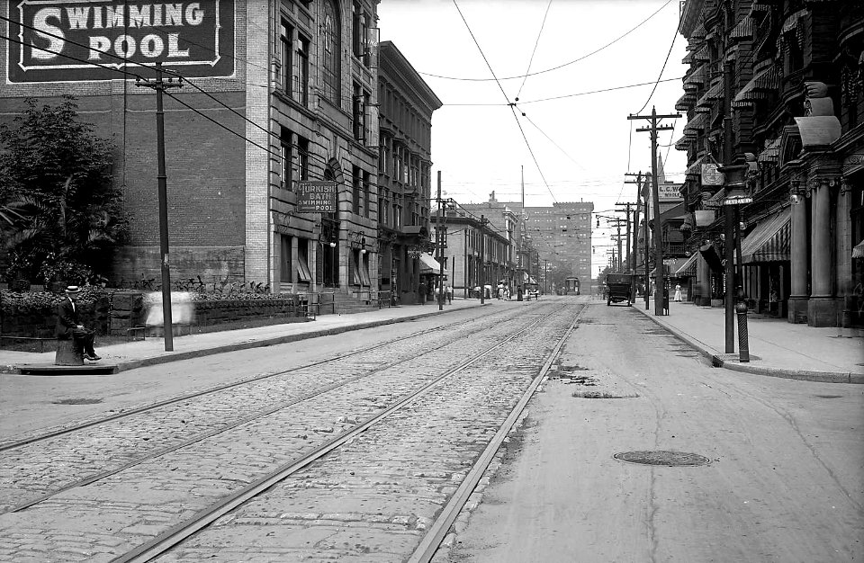 Forbes-Street-at-Meyran-Avenue-1910