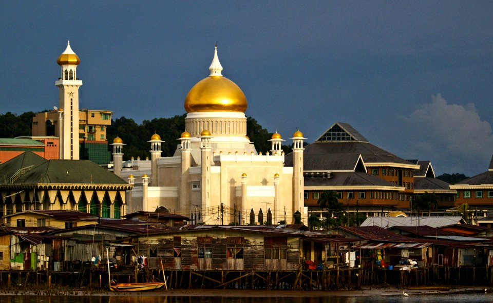 Sultan Umar Ali Saifuddien Mosque. Brunei. photo