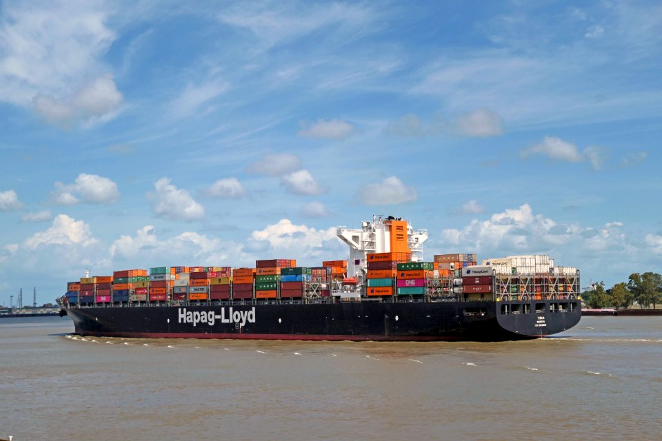 Tirua. Container ship.