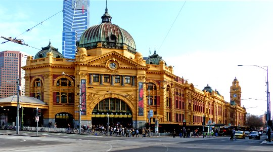 Flinders St Station Melbourne. photo