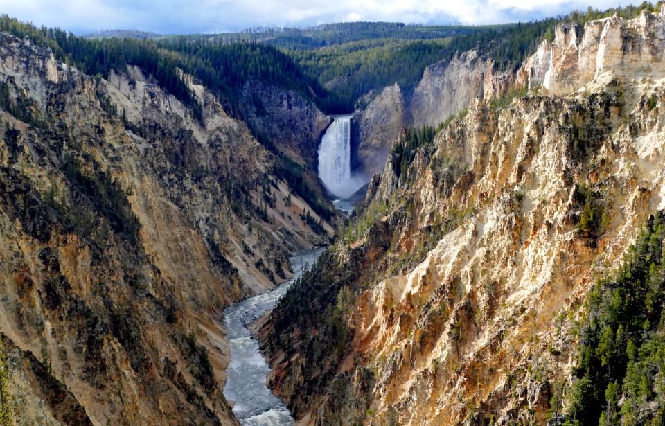 Artist Point. Yellowstone. NP photo