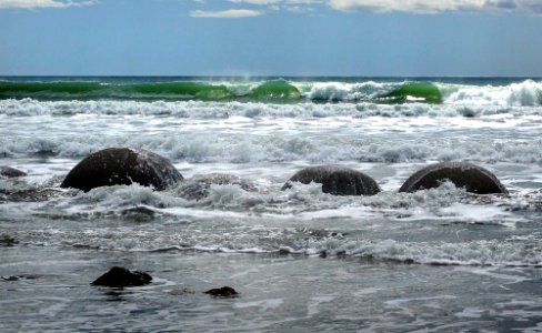 Moeraki Seascape.NZ photo