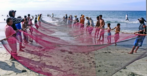 Fishermen Currimao Beach.Ilocos Norte.