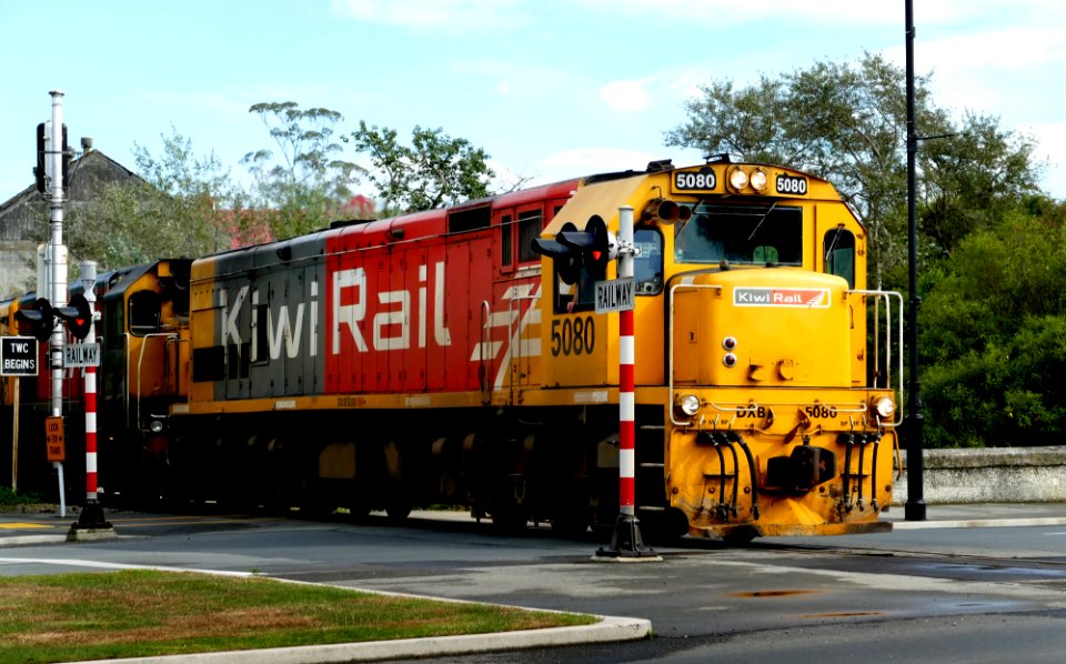 New Zealand DX class locomotive.