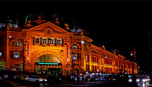 Flinders St Stn Melbourne. photo