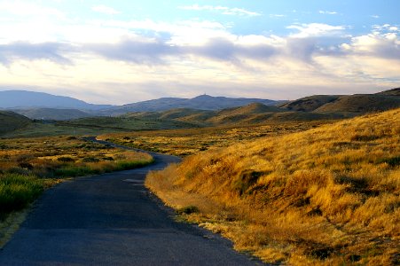 Soda Lake Rd, south end, looking south