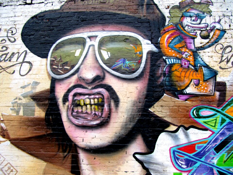 Berlin east side gallery art