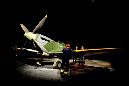 Supermarine Spitfire LF XV1E photo