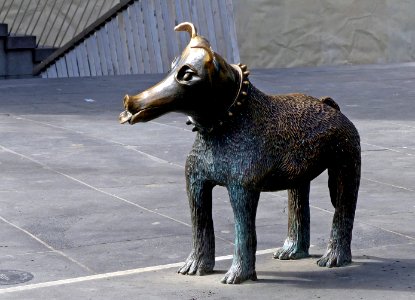 Larry La Trobe. Bronze Dog.