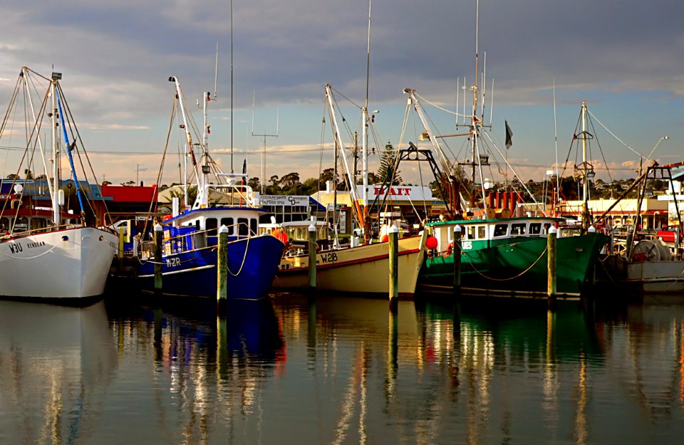 Boat Harbour Lakes Entrance  Victoria.