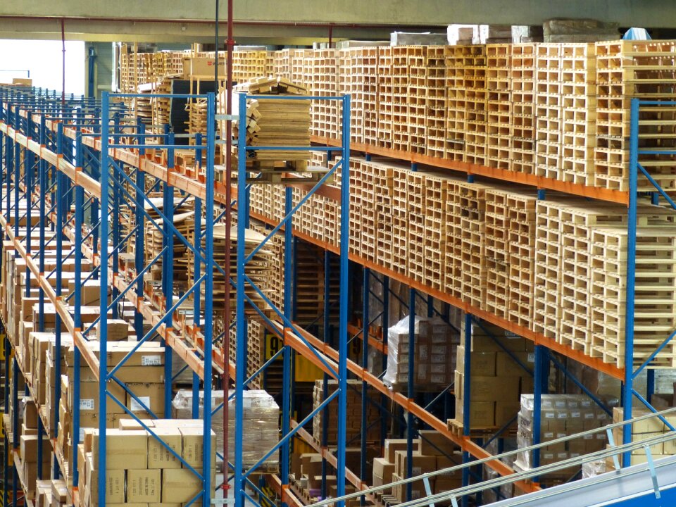 Shipping crane cargo