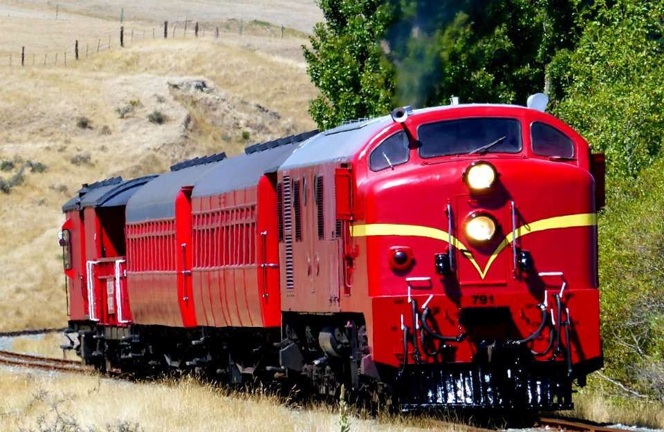 Dg class Diesel-Electric locomotives
