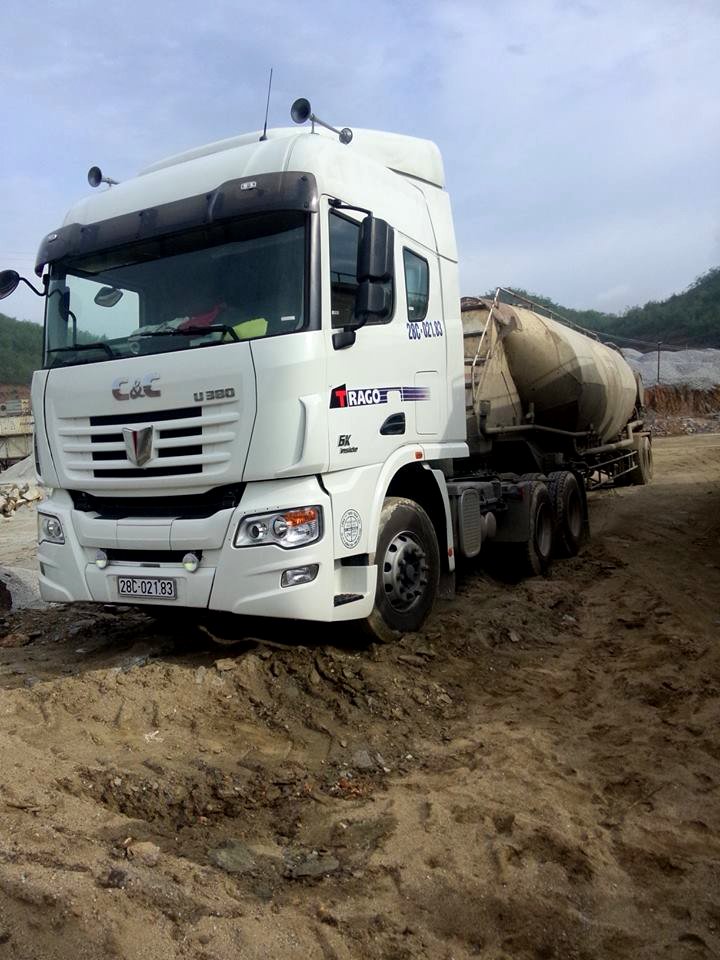 C&C tractor truck