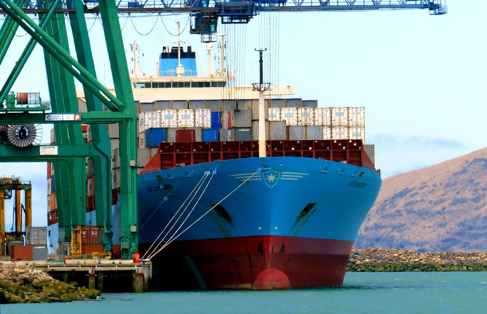 Lica Maersk.Bow on.