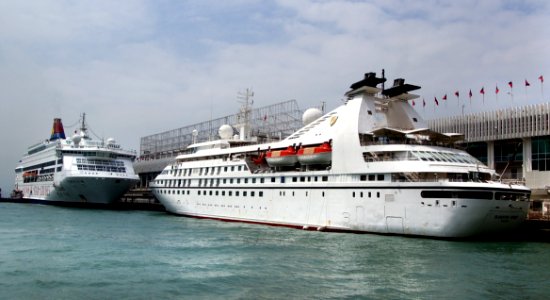 Pisces and Seabourn Spirit. photo