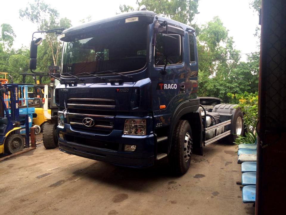 đầu kéo hyundai . hyundai tractor truck