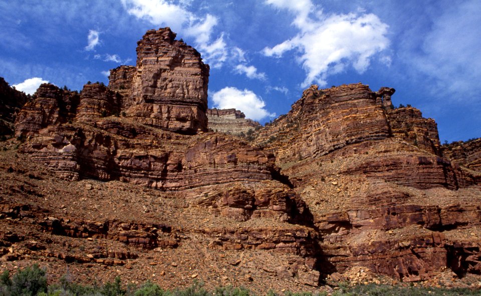 Overview of canyon wall