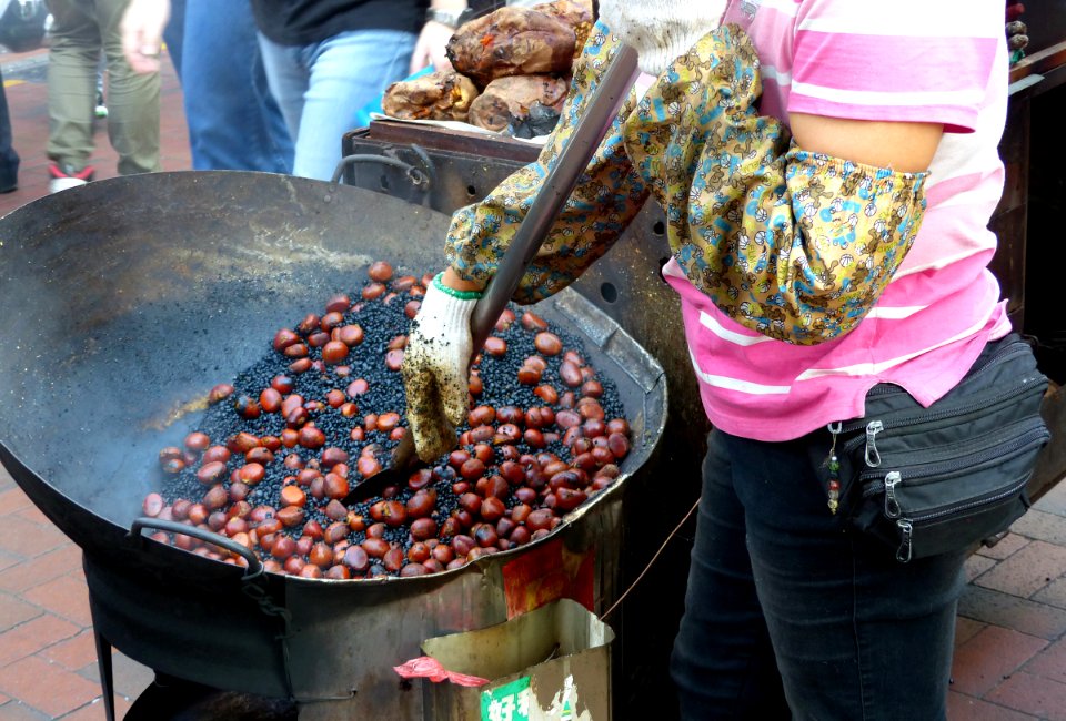 Roasting chestnuts. Mong Kok.Hong Kong.