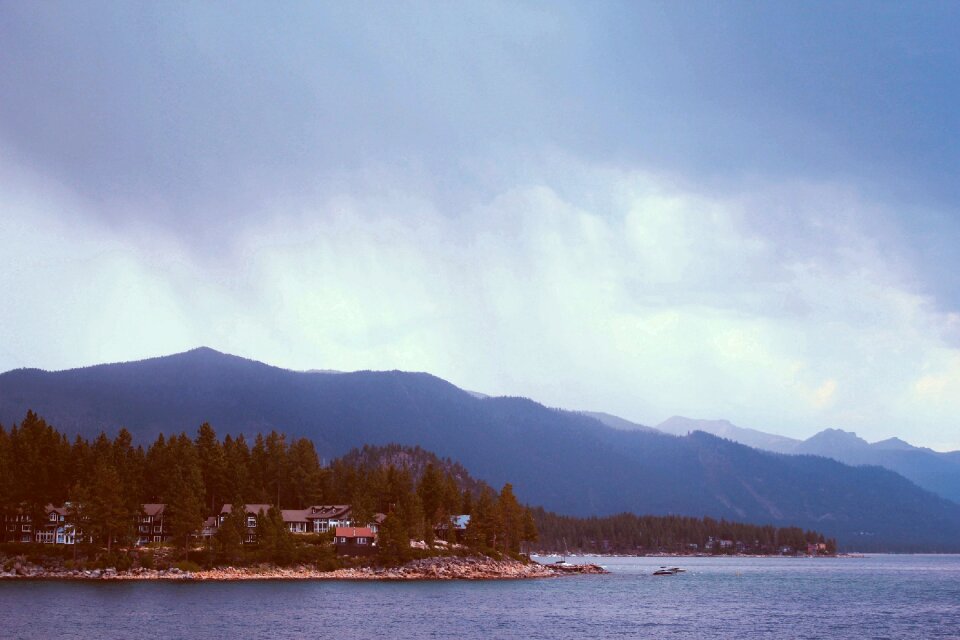 Houses coast mountains